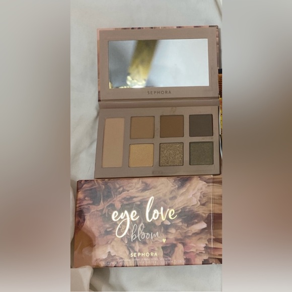Sephora Other - Sephora Eye Love Bloom NEW